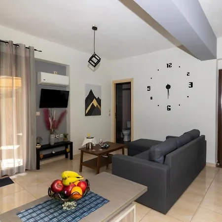 Callisto Apartment *